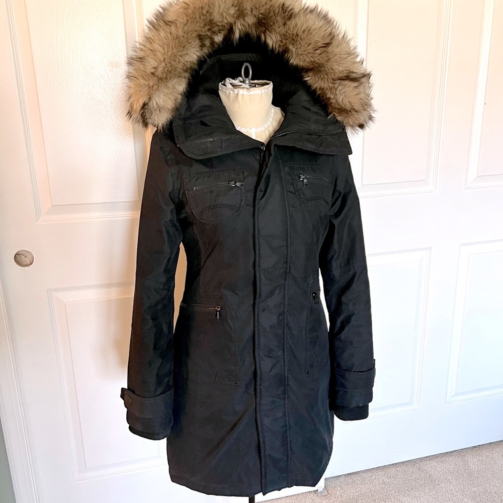 Aritzia Verbier TNA parka size 0 black mid length super warm coat